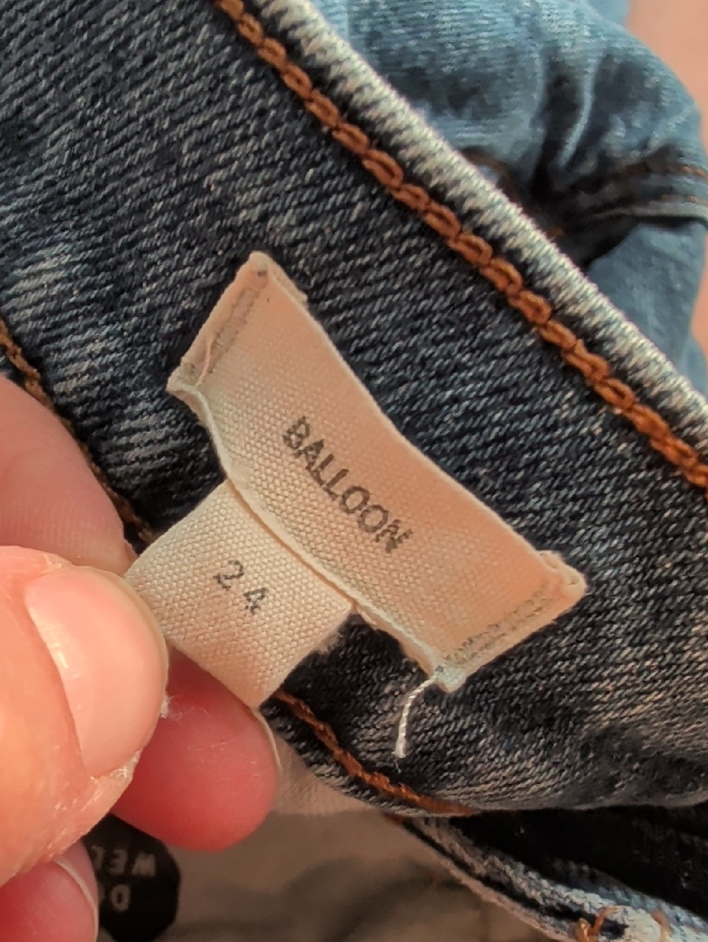 Madewell Balloon Barrel Jeans in Dark Blue Denim - Picture 7 of 9